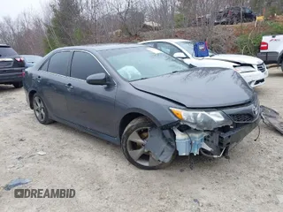 2014 Toyota Camry L with VIN 4T1BF1FK1EU352652, listed as a IAAI auction lot 41918072 with 1 mi miles. Bid and sale history available at carsss.com. Image 1.