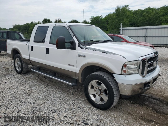 2006 Ford F-250 XL z VIN 1FTSW21P66EA21784, wystawiony jako Copart lot #59556905 z przebiegiem 162 561 mil mil oraz Szkoda całkowita • Salvage title. Historia ofert i sprzedaży dostępna na DreamBid. Obrazek 4.