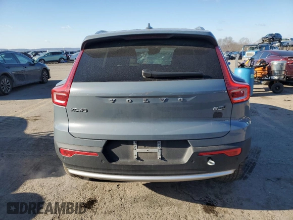 2023 Volvo XC40 Plus Bright Theme с VIN YV4L12UN8P2913418, выставлен на аукционе Copart как лот 88422125 с пробегом 27 447 миль миль и Списание • Salvage title. История ставок и продаж доступна на DreamBid. Изображение 6.