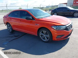 2019 Volkswagen Jetta S z VIN 3VWC57BU3KM068507, wystawiony jako IAAI lot #42308947 z przebiegiem 71 373 mil mil oraz . Historia ofert i sprzedaży dostępna na DreamBid. Obrazek 1.