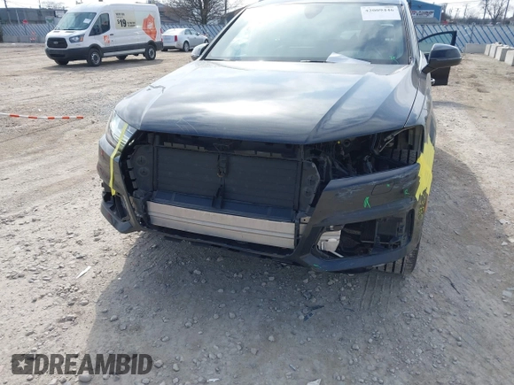 2019 Audi Q7 Premium Plus z VIN WA1LAAF71KD000972, wystawiony jako IAAI lot #42009446 z przebiegiem 37 237 mil mil oraz . Historia ofert i sprzedaży dostępna na DreamBid. Obrazek 6.