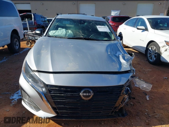 2024 Nissan Altima 2.5 S with VIN 1N4BL4BV9RN408289, listed as a IAAI auction lot 40937576 with 4,796 mi miles. Bid and sale history available at carsss.com. Image 12.