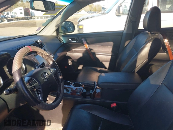 2012 Toyota Highlander Limited with VIN 5TDDK3EH3CS151170, listed as a IAAI auction lot 41710186 with 199,412 mi miles. Bid and sale history available at carsss.com. Image 5.