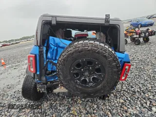 2021 Ford Bronco z VIN 1FMEE5DPXMLB01431, wystawiony jako Copart lot #59192915 z przebiegiem Nie podano mil oraz Nie do naprawy • Non repairable. Historia ofert i sprzedaży dostępna na DreamBid. Obrazek 6.