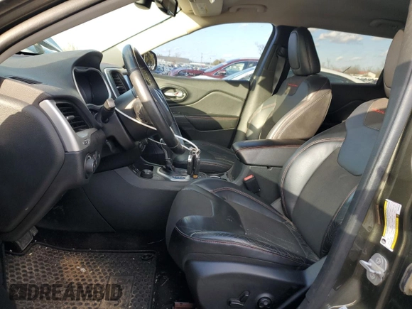 2015 Jeep Cherokee Trailhawk z VIN 1C4PJMBS5FW593975, wystawiony jako Copart lot #43347765 z przebiegiem Nie podano mil oraz Czysty tytuł • Clean title. Historia ofert i sprzedaży dostępna na DreamBid. Obrazek 7.