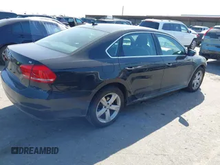 2012 Volkswagen Passat SE with VIN 1VWBP7A31CC084092, listed as a IAAI auction lot 41855831 with 91,252 mi miles. Bid and sale history available at carsss.com. Image 4.