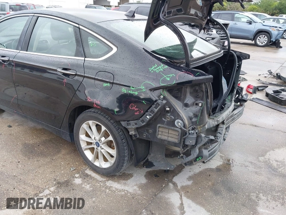 2019 Ford Fusion Hybrid SEL with VIN 3FA6P0MU1KR202860, listed as a IAAI auction lot 41983299 with 133,671 mi miles. Bid and sale history available at carsss.com. Image 3.