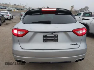 2017 Maserati Levante with VIN ZN661XUSXHX216080, listed as a IAAI auction lot 42024196 with 98,842 mi miles. Bid and sale history available at carsss.com. Image 17.