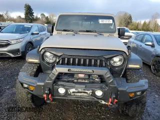 2020 Jeep Gladiator Overland with VIN 1C6HJTFG8LL147702, listed as a Copart auction lot 48613135 with 159,558 mi miles and Clean title. Bid and sale history available at DreamBid. Image 5.