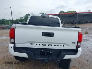 2019 Toyota Tacoma SR z VIN 3TMCZ5AN0KM232852, wystawiony jako IAAI lot #42178269 z przebiegiem 71 545 mil mil oraz . Historia ofert i sprzedaży dostępna na DreamBid. Obrazek 16.