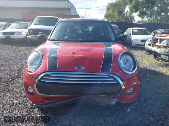 2015 MINI Hardtop 4 Door z VIN WMWXS5C57F2C63418, wystawiony jako IAAI lot #41938785 z przebiegiem 101 712 mil mil oraz . Historia ofert i sprzedaży dostępna na DreamBid. Obrazek 12.