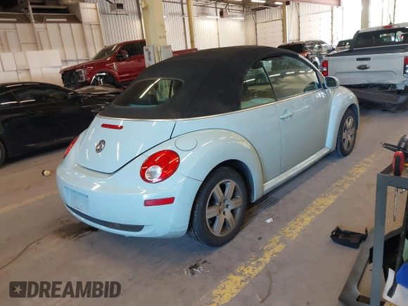2006 Volkswagen Beetle z VIN 3VWRF31Y36M320055, wystawiony jako IAAI lot #42015054 z przebiegiem 123 350 mil mil oraz . Historia ofert i sprzedaży dostępna na DreamBid. Obrazek 4.