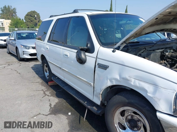 1998 Ford Expedition XLT with VIN 1FMRU176XWLA59524, listed as a IAAI auction lot 39809480 with 225,650 mi miles. Bid and sale history available at carsss.com. Image 6.