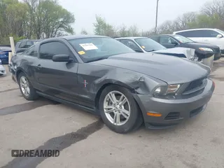 2011 Ford Mustang V6 with VIN 1ZVBP8AM6B5135684, listed as a IAAI auction lot 41997236 with 226,547 mi miles and . Bid and sale history available at carsss.com. Image 1.