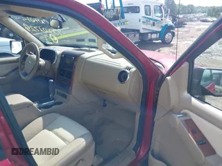 2010 Ford Explorer Eddie Bauer z VIN 1FMEU6EE4AUA85772, wystawiony jako IAAI lot #42202728 z przebiegiem 101 999 mil mil oraz . Historia ofert i sprzedaży dostępna na DreamBid. Obrazek 5.