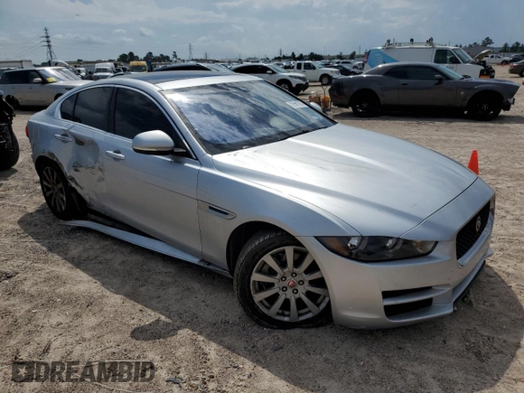 2019 Jaguar XE 25t with VIN SAJAR4FX9KCP48304, listed as a Copart auction lot 72591524 with 79,917 mi miles and Salvage Title. Bid and sale history available at carsss.com. Image 4.