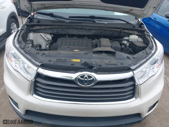 2014 Toyota Highlander XLE with VIN 5TDKKRFH2ES010070, listed as a IAAI auction lot 41379778 with 123,841 mi miles. Bid and sale history available at carsss.com. Image 10.