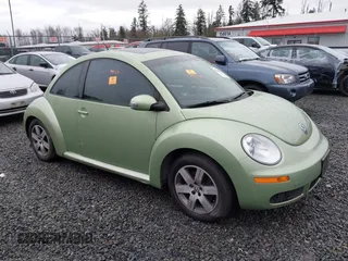 2006 Volkswagen New Beetle Coupe with VIN 3VWRW31C06M402944, listed as a IAAI auction lot 41858922 with 97,518 mi miles. Bid and sale history available at carsss.com. Image 13.