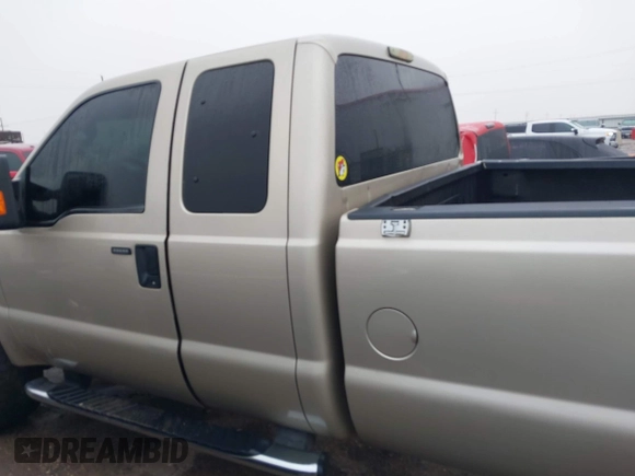 2008 Ford Super Duty F-250 SRW XL with VIN 1FTSX21R28EB92694, listed as a IAAI auction lot 41433945 with 209,613 mi miles. Bid and sale history available at carsss.com. Image 14.