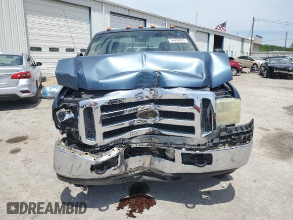 2006 Ford F-350 XL с VIN 1FTWW33PX6EA73794, выставлен на аукционе Copart как лот 54686685 с пробегом 175 409 миль миль и Списание • Salvage title. История ставок и продаж доступна на DreamBid. Изображение 5.