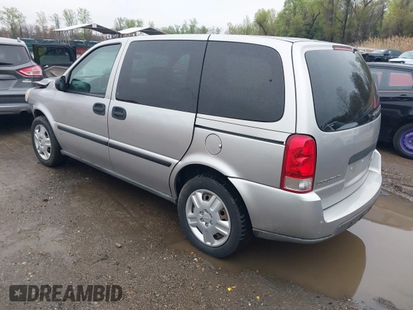 2007 Chevrolet Uplander LS z VIN 1GNDU23197D121853, wystawiony jako IAAI lot #41977061 z przebiegiem 128 316 mil mil oraz . Historia ofert i sprzedaży dostępna na DreamBid. Obrazek 3.