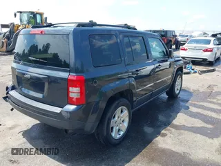 2016 Jeep Patriot Sport with VIN 1C4NJRBB1GD508678, listed as a IAAI auction lot 42597932 with 204,806 mi miles and . Bid and sale history available at DreamBid. Image 4.