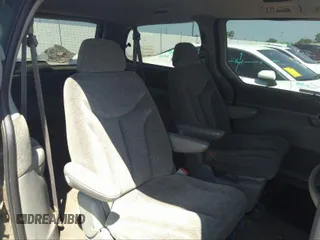 2000 Dodge Caravan SE with VIN 2B4GP44G9YR629814, listed as a IAAI auction lot 37525321 with Not provided miles and . Bid and sale history available at DreamBid. Image 8.