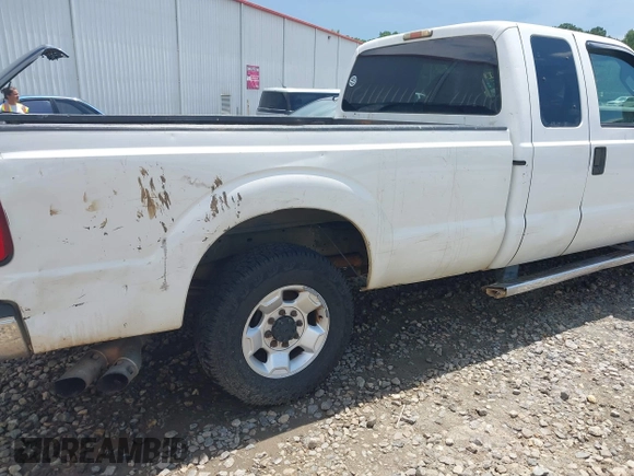 2011 Ford F-250 XL z VIN 1FT7X2AT3BEC33228, wystawiony jako IAAI lot #42545154 z przebiegiem 424 286 mil mil oraz . Historia ofert i sprzedaży dostępna na DreamBid. Obrazek 18.
