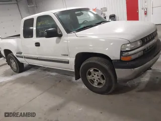 2002 Chevrolet Silverado 1500 LS with VIN 1GCEK19T42Z272682, listed as a IAAI auction lot 41236043 with 0 mi miles. Bid and sale history available at carsss.com. Image 1.