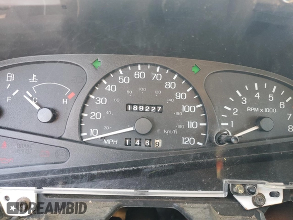 1999 Ford Escort Cool z VIN 3FAKP1132XR175336, wystawiony jako Copart lot #88777235 z przebiegiem 189 227 mil mil oraz Szkoda całkowita • Salvage title. Historia ofert i sprzedaży dostępna na DreamBid. Obrazek 9.
