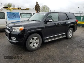 2011 Toyota 4Runner Trail z VIN JTEBU5JR3B5063621, wystawiony jako Copart lot #55459425 z przebiegiem 140 621 mil mil oraz Szkoda całkowita • Salvage title. Historia ofert i sprzedaży dostępna na DreamBid. Obrazek 1.