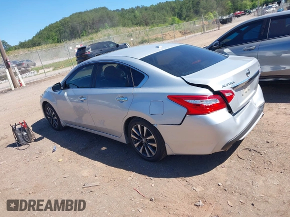 2017 Nissan Altima 2.5 SV with VIN 1N4AL3APXHC262634, listed as a IAAI auction lot 39251600 with 193,110 mi miles. Bid and sale history available at carsss.com. Image 3.