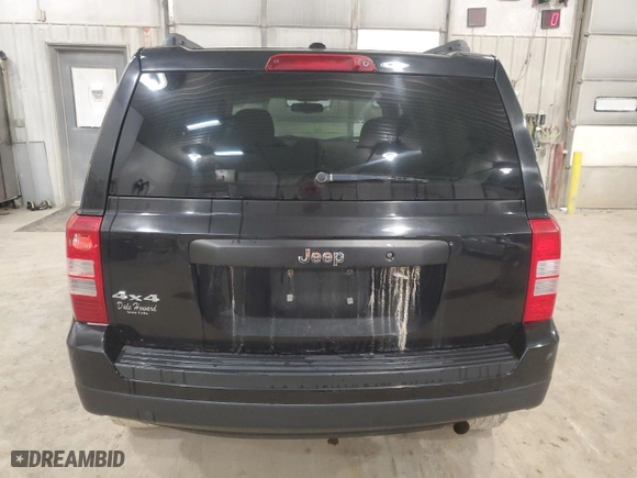 2016 Jeep Patriot 75th Anniversary with VIN 1C4NJRBB2GD627713, listed as a Copart auction lot 52101565 with 261,191 mi miles and Clean Title. Bid and sale history available at carsss.com. Image 6.