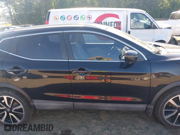 2017 Nissan Rogue SL z VIN JN1BJ1CR5HW101326, wystawiony jako IAAI lot #42198432 z przebiegiem 92 227 mil mil oraz . Historia ofert i sprzedaży dostępna na DreamBid. Obrazek 14.