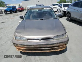 1992 Honda Accord z VIN 1HGCB7277NA019206, wystawiony jako Copart lot #54077035 z przebiegiem 227 766 mil mil oraz Szkoda całkowita • Salvage title. Historia ofert i sprzedaży dostępna na DreamBid. Obrazek 5.