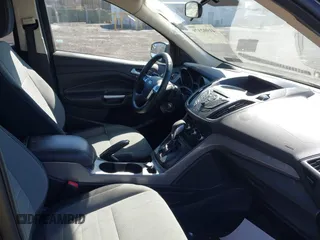 2015 Ford Escape SE with VIN 1FMCU9GX2FUB68101, listed as a IAAI auction lot 41902379 with 136,248 mi miles. Bid and sale history available at carsss.com. Image 5.