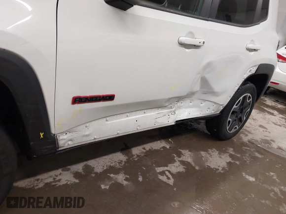 2015 Jeep Renegade Trailhawk with VIN ZACCJBCT2FPC33277, listed as a IAAI auction lot 41571863 with 98,912 mi miles and . Bid and sale history available at DreamBid. Image 6.
