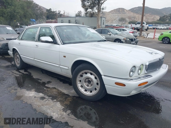 2000 Jaguar XJ Vanden Plas with VIN SAJDA24CXYLF08926, listed as a IAAI auction lot 41702969 with 194,837 mi miles and . Bid and sale history available at DreamBid. Image 1.