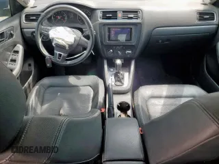 2013 Volkswagen Jetta SEL с VIN 3VWLX7AJ4DM354418, выставлен на аукционе Copart как лот 54982235 с пробегом 147 136 миль миль и Списание • Salvage title. История ставок и продаж доступна на DreamBid. Изображение 8.