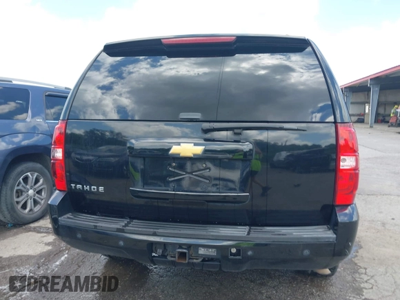 2013 Chevrolet Tahoe LT with VIN 1GNSCBE00DR337071, listed as a IAAI auction lot 42282457 with 151,460 mi miles and . Bid and sale history available at DreamBid. Image 16.