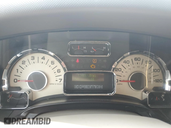 2013 Ford Expedition XLT with VIN 1FMJU1J55DEF08476, listed as a Copart auction lot 59508555 with 174,657 mi miles and Clean title. Bid and sale history available at DreamBid. Image 9.
