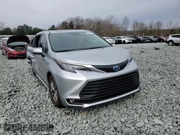 2025 Toyota Sienna XLE with VIN 5TDJRKEC7SS227680, listed as a Copart auction lot 48118175 with 1,085 mi miles and Salvage Title. Bid and sale history available at carsss.com. Image 12.