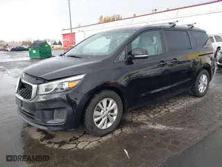 2017 Kia Sedona LX with VIN KNDMB5C10H6251946, listed as a IAAI auction lot 40870988 with NaN miles. Bid and sale history available at carsss.com. Image 17.