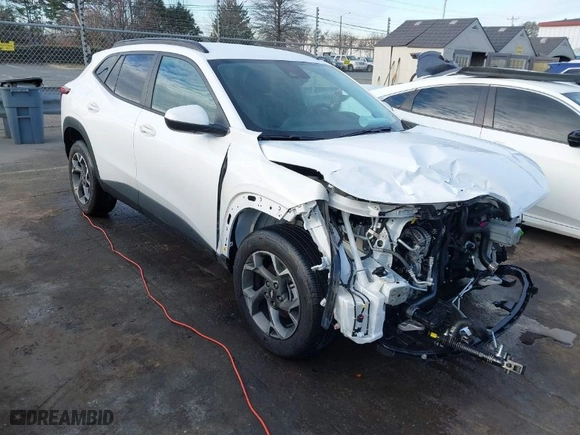 2024 Chevrolet Trax LT with VIN KL77LHE21RC053426, listed as a IAAI auction lot 41239809 with 7,381 mi miles. Bid and sale history available at carsss.com. Image 1.