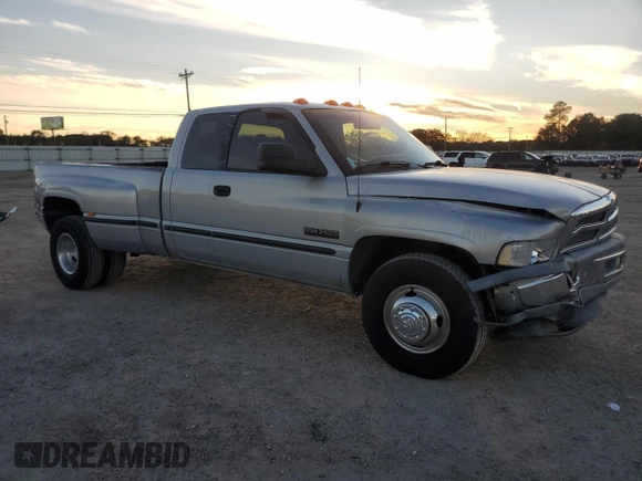 1999 Dodge 3500 z VIN 1B7MC3361XJ646338, wystawiony jako Copart lot #82956324 z przebiegiem 180 651 mil mil oraz Szkoda całkowita • Salvage title. Historia ofert i sprzedaży dostępna na DreamBid. Obrazek 4.