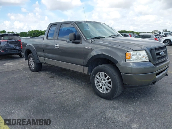 2007 Ford F-150 STX with VIN 1FTRX14W97FB49702, listed as a IAAI auction lot 41566306 with 236,003 mi miles. Bid and sale history available at carsss.com. Image 1.