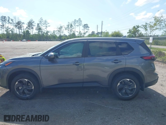 2024 Nissan Rogue SV with VIN 5N1BT3BA2RC755388, listed as a IAAI auction lot 42083297 with 1,131 mi miles and . Bid and sale history available at carsss.com. Image 14.