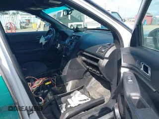 2017 Ford Police Interceptor Utility с VIN 1FM5K8AT5HGA24624, выставлен на аукционе IAAI как лот 39467260 с пробегом 148 823 миль миль и . История ставок и продаж доступна на DreamBid. Изображение 5.