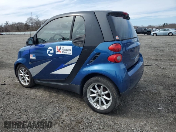 2008 Smart fortwo Pure z VIN WMEEJ31X38K136723, wystawiony jako Copart lot #49301765 z przebiegiem 63 431 mil mil oraz Czysty tytuł • Clean title. Historia ofert i sprzedaży dostępna na DreamBid. Obrazek 2.