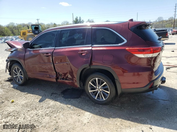 2018 Toyota Highlander SE with VIN 5TDJZRFH4JS833438, listed as a Copart auction lot 52311635 with 92,205 mi miles and Salvage Title. Bid and sale history available at carsss.com. Image 2.